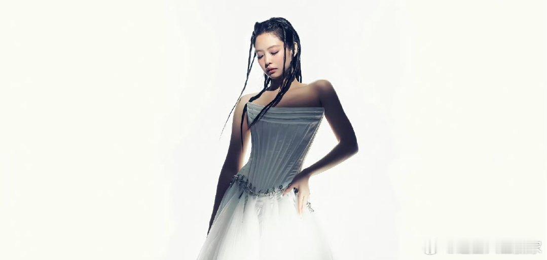 jennie神女吟唱全曲最仙的部分就是这段吟唱 和Jennie的rapJenni