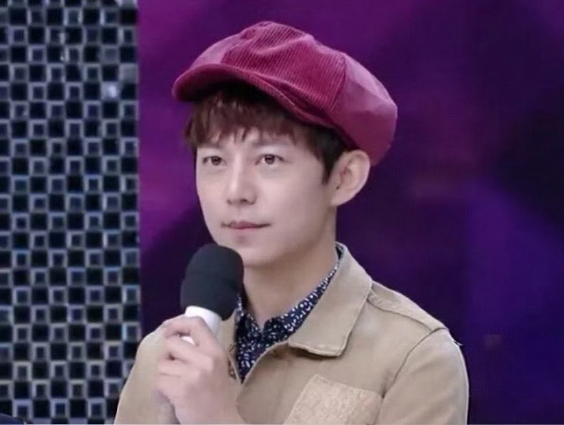 洗澡时候会想起林宥嘉何炅原来原来是你俩，洗澡的时候先洗脸还是先洗身体这个问题竟然