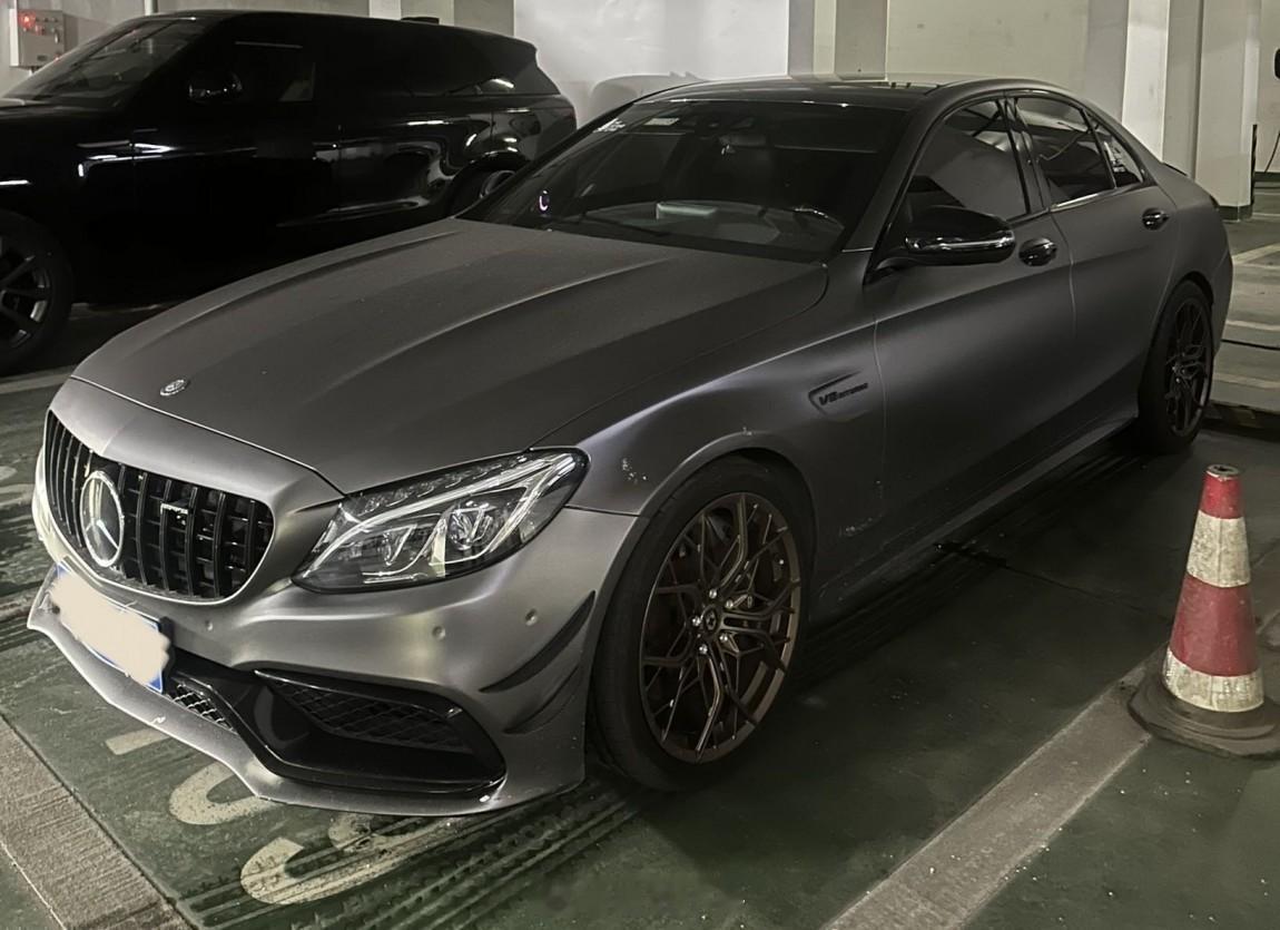 20多万就能买AMG C63了，还要啥小米SU7啊？这辆奔驰 AMG C63 1