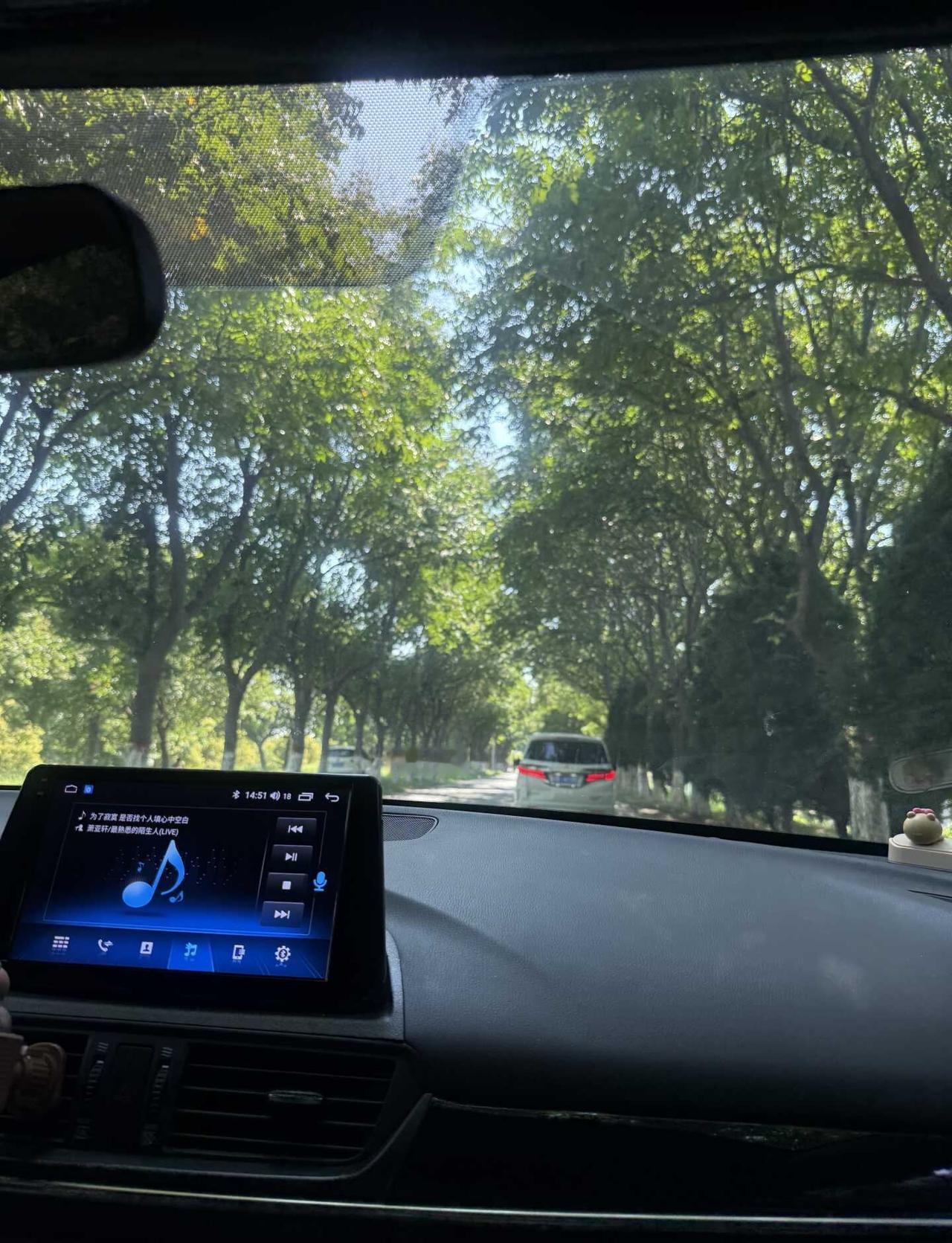 世界不是非黑即白的