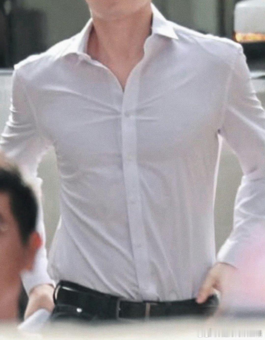 剧集狩谎成毅狩谎cy成毅林彦廷成毅饰演着每一个角色，有着每一个角色的影子，到底是
