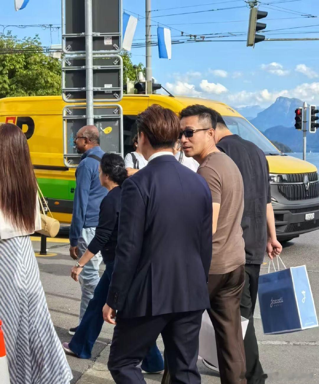 瑞士偶遇汪小菲马筱梅网友瑞士偶遇汪小菲马筱梅！网友瑞士偶遇汪小菲马筱梅 ​​​