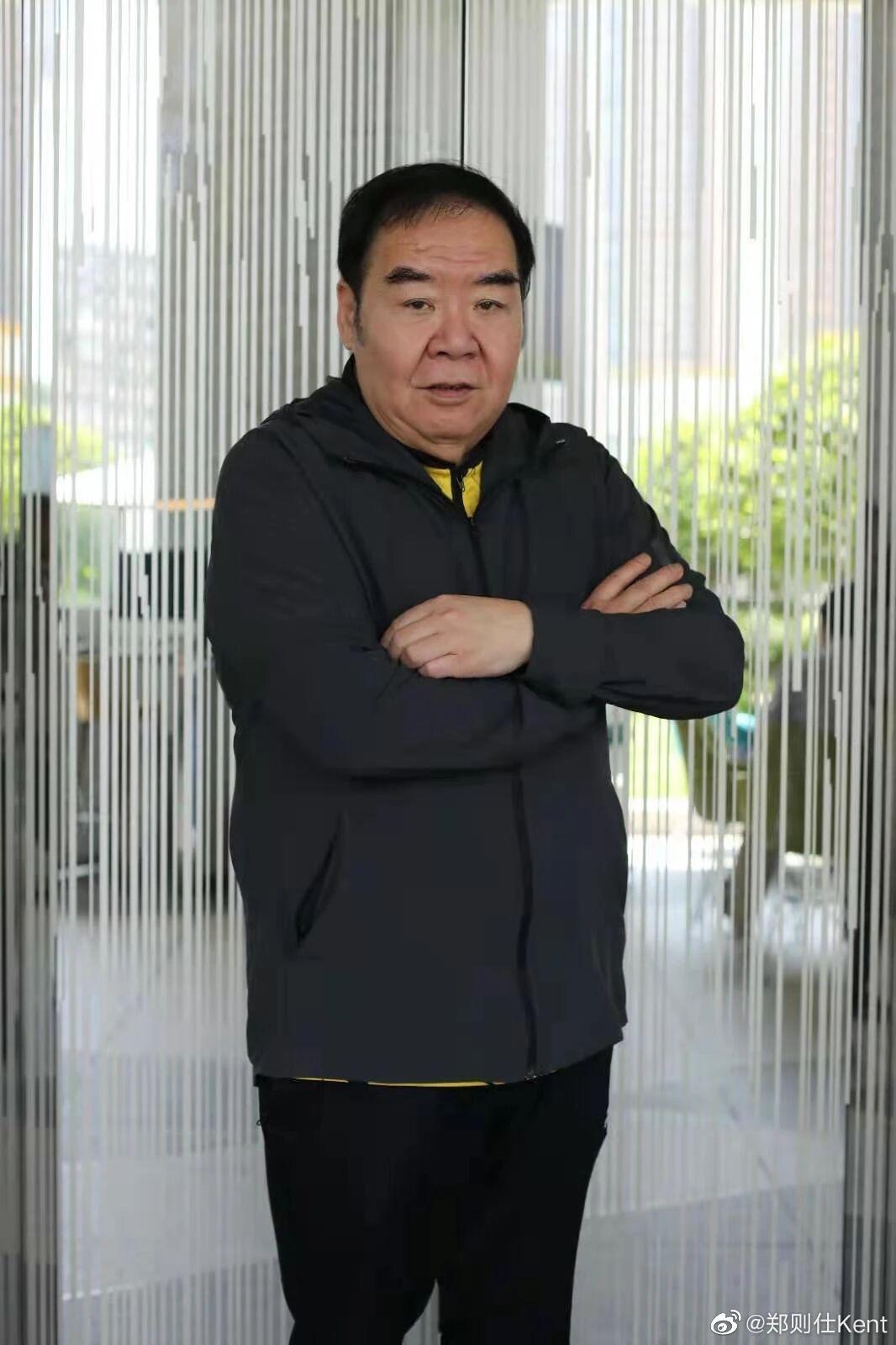 74岁影帝郑则仕被传去世

10月18日，74岁两届金像奖影帝郑则仕遭“去世”谣