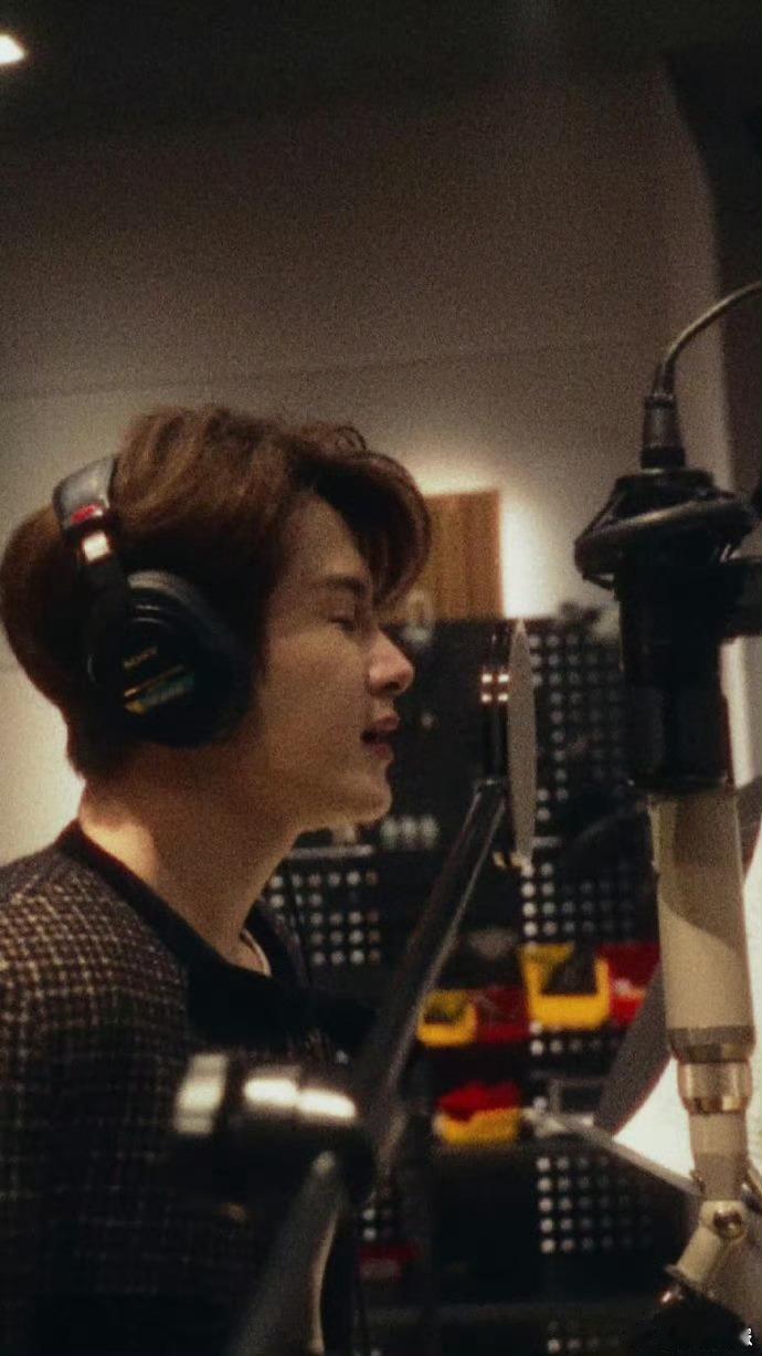 檀健次嗓音自带chill感檀健次纯白致上甩掉一切束缚的规则 这个寒冷的冬日，还好