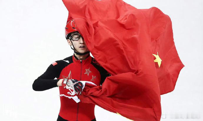 武大靖任短道速滑队主教练武大靖出任中国短道速滑队主教练  放下冰刀，拿起教鞭！3