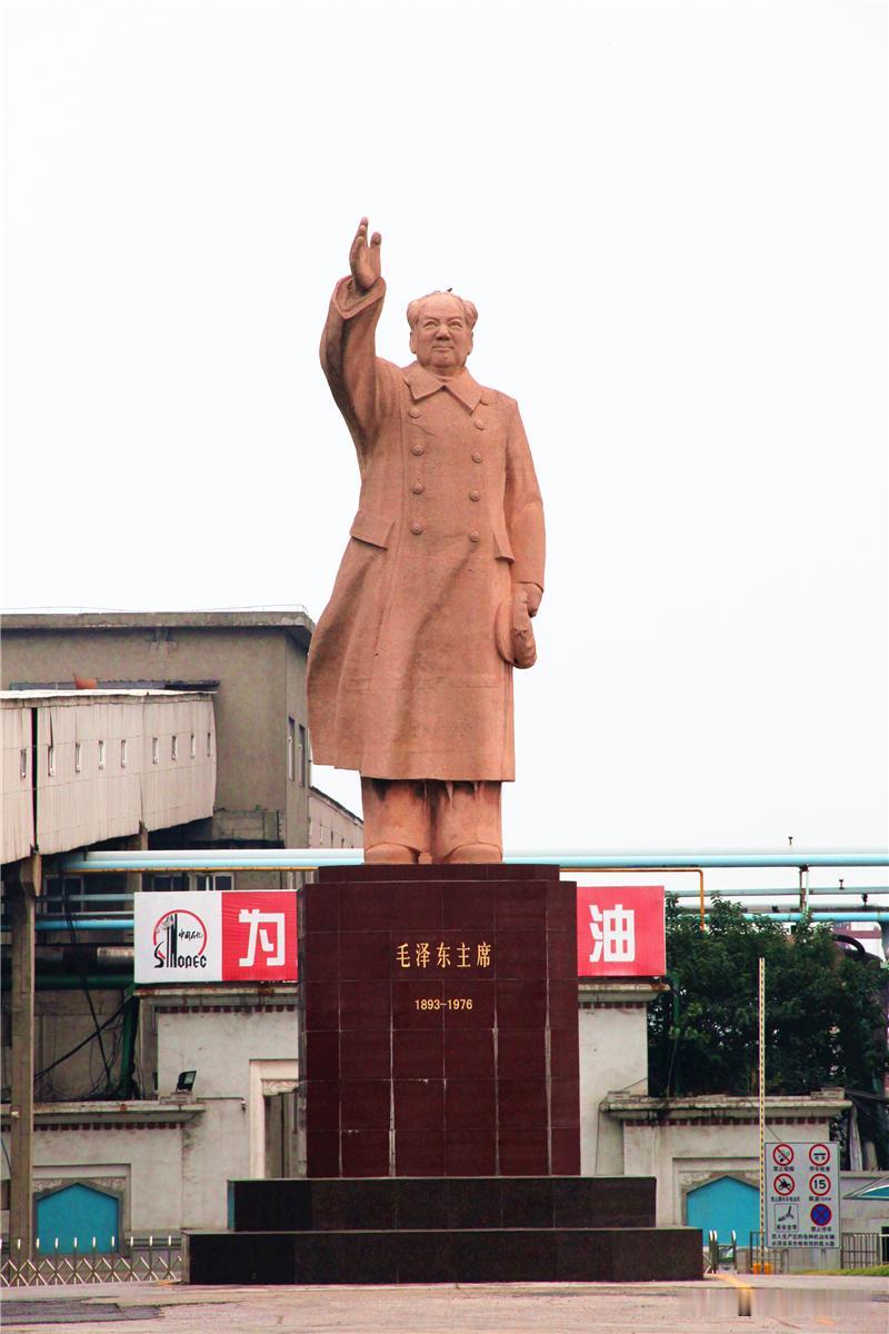 企业里的毛主席雕像，你知道这三个毛主席雕像是哪个企业码