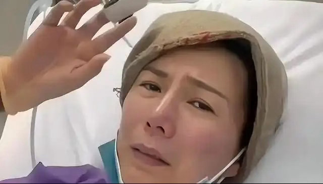 如今影视行业越来越难，没有戏可拍，很多演员开始以唱歌为主，也是一种不错的选择，赵