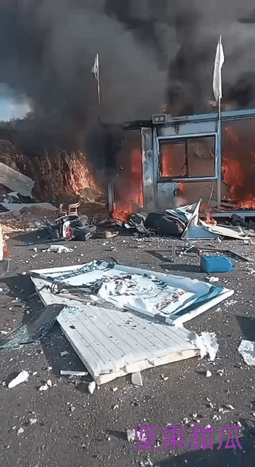 可恶的以色列人。以色列空军在3月31日发动空袭，一枚炸弹击中了黎巴嫩卡夫拉的一个