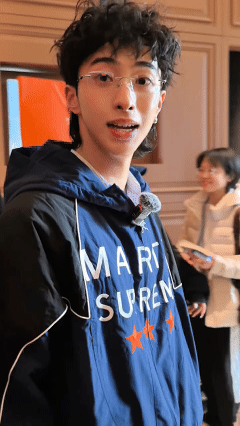 甜茶恩利吵起来了甜茶初学中文太可爱，和恩利互动超有梗，主持稳又亲切，整场活动轻松