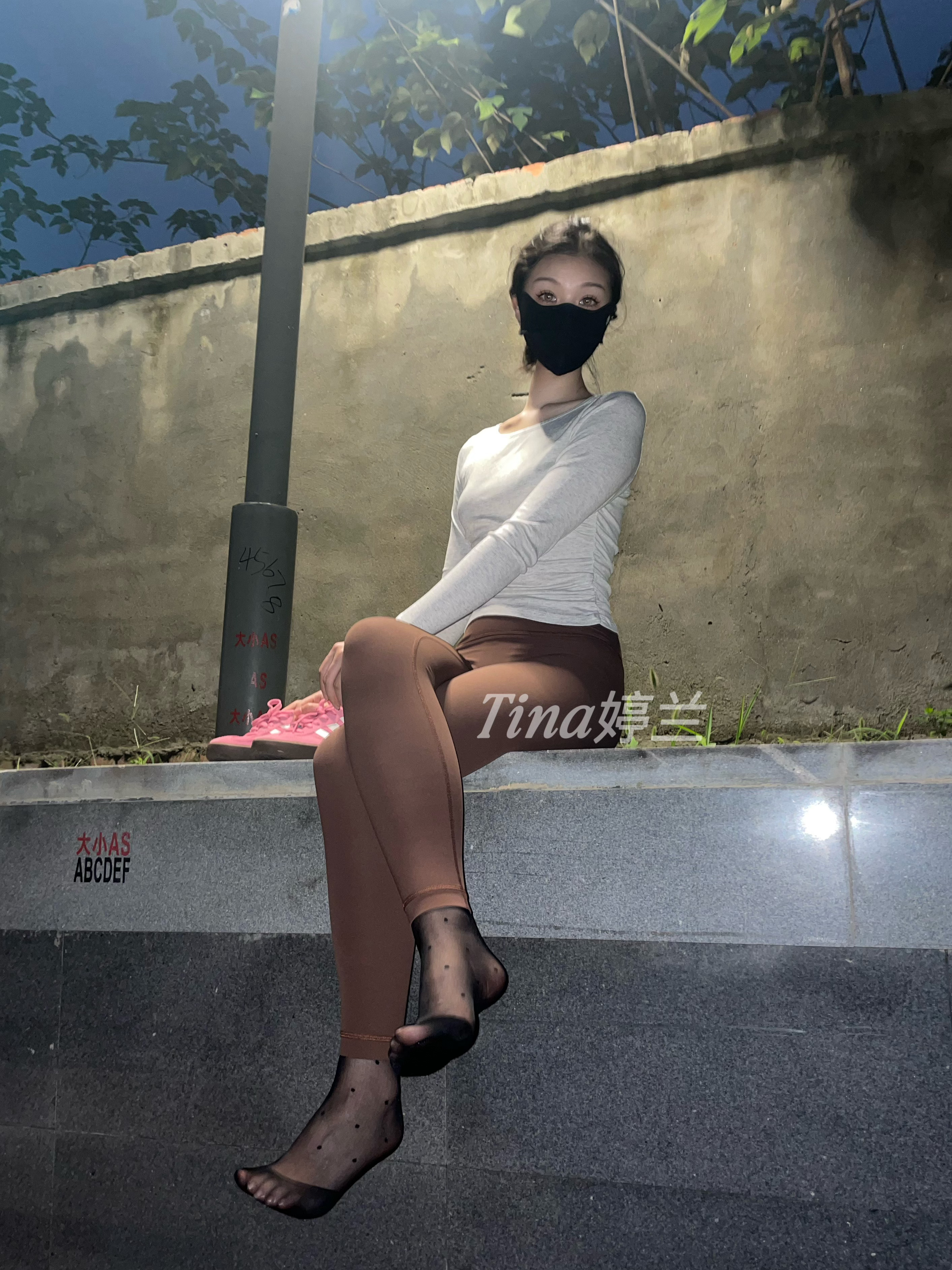 周五放假啦 穿上我的暴汗套装骑自行车 去去一身的疲乏～