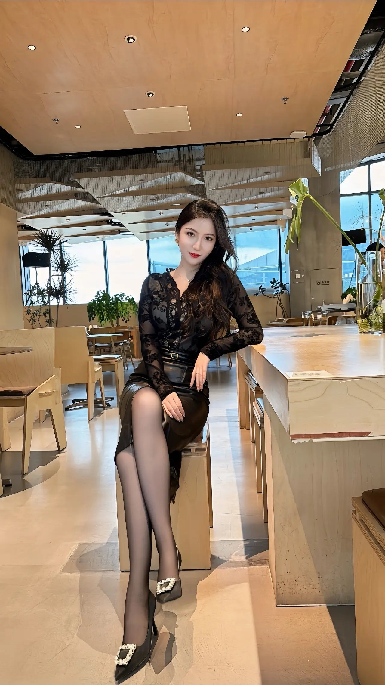 长大这件事 即是剥夺 也是馈赠 它像一笔一笔的交易 拿你有的 换你要的