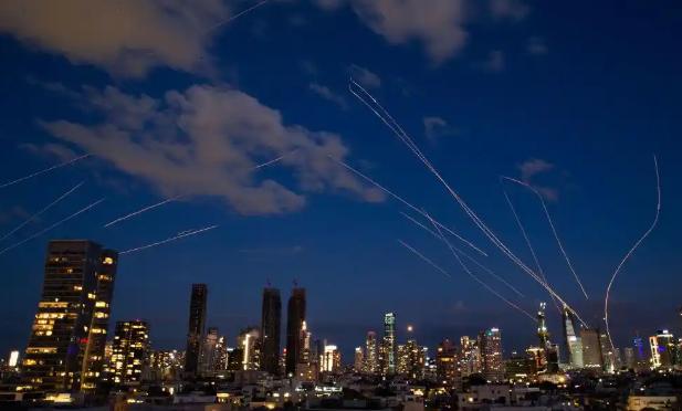 倒计时已开始？最近以色列多线开战，国内几乎快撑不住，连以色列记者都忍不住喊话，几