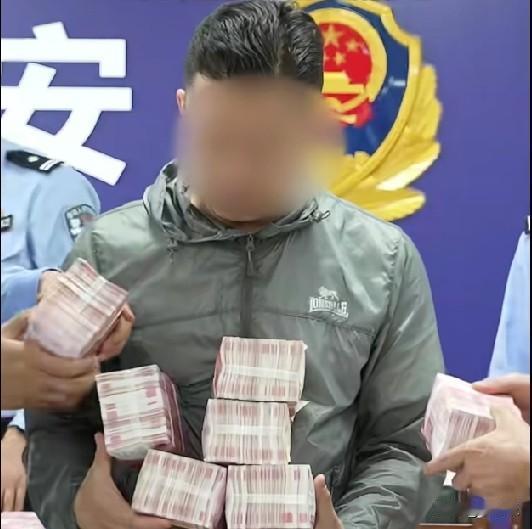 近日，延安宝塔区公安局的干警们，追回了被电诈骗走的486万元，一次性返还到39位