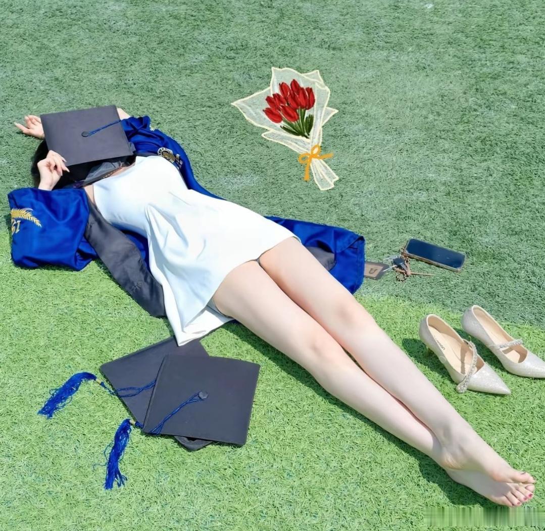 洋洋高锐“花…香…吗”◎镜中花想了……再……想◎不想……梦中而来◎怎么……办……