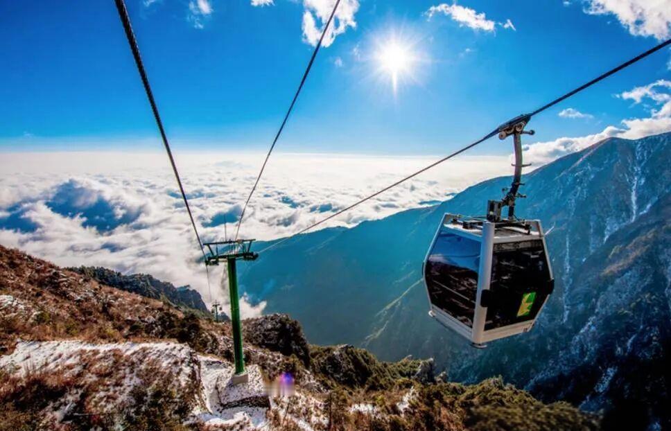 📍4月10日，大理苍山洗马潭索道恢复试运行，这简直是春游大理的绝佳消息！
它可