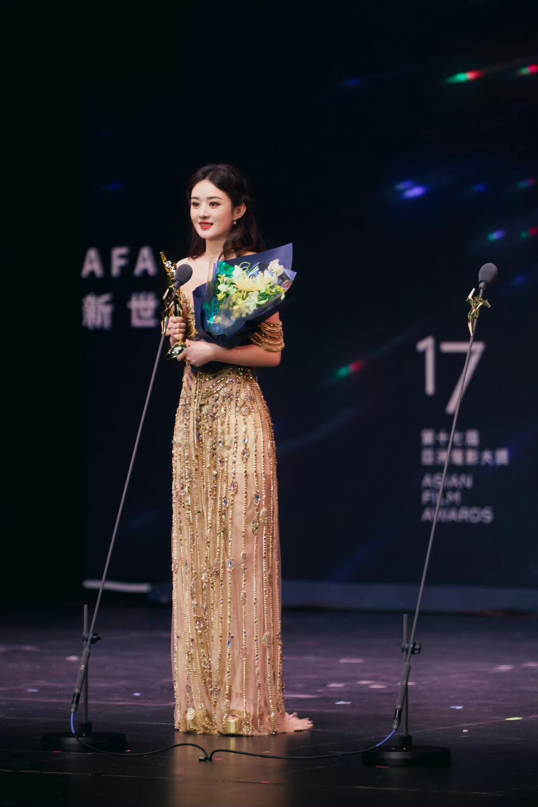 #赵丽颖金鹰高定造型#恭喜丽颖得奖！从《幸福到万家》里的何幸福到《风吹半夏》里的