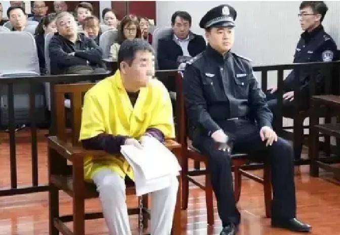 "这就是欺负人的下场！" 辽宁抚顺，一男子得了脑癌，为治病欠下不少外债，病情好转