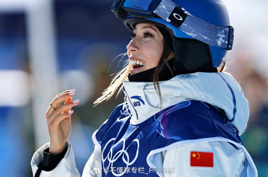 谷爱凌把要强写在骨子里 我看过很多关于“强大”的定义，但这次被谷爱凌的一句“我硬