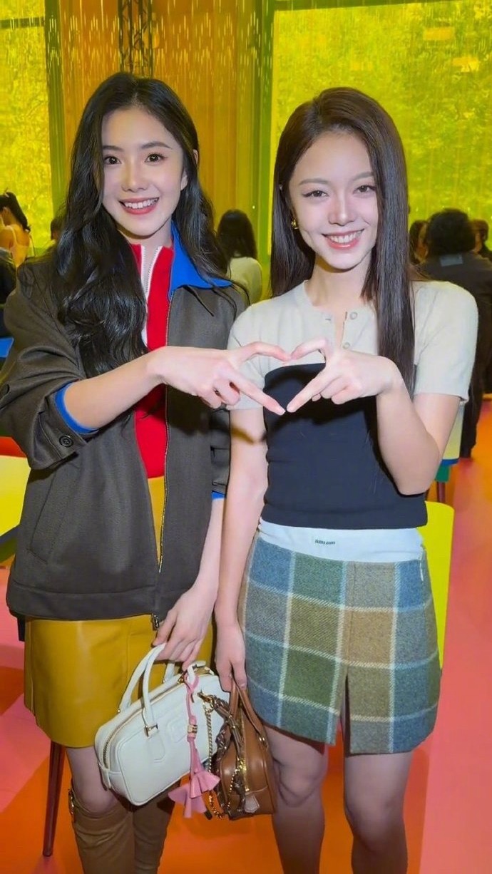 刘浩存、赵今麦 生图同框，谁赢了？miumiu大秀 ​​​