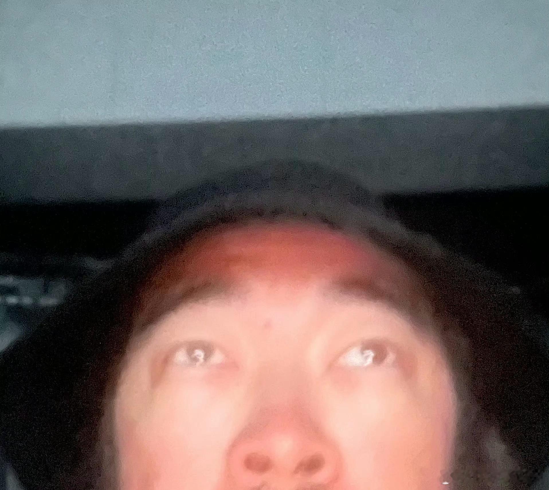 太难过了家人们，晚上定了一份寿司外卖，苦苦等了两个半小时才送到，吃了一贯金枪鱼大