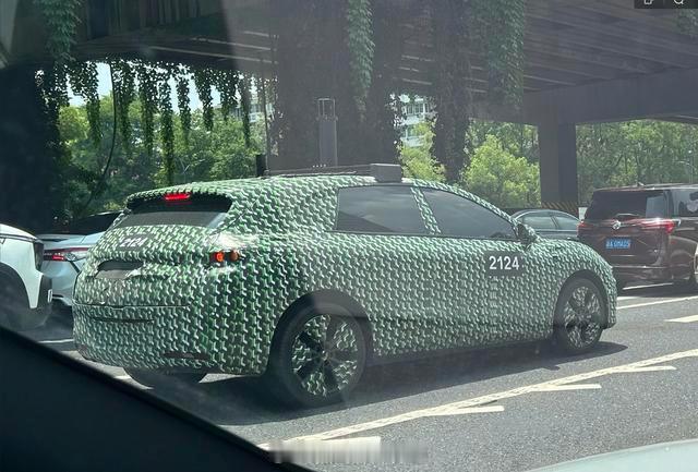 疑似零跑B05，又是一个瓦罐儿[666]大v聊车 ​​​