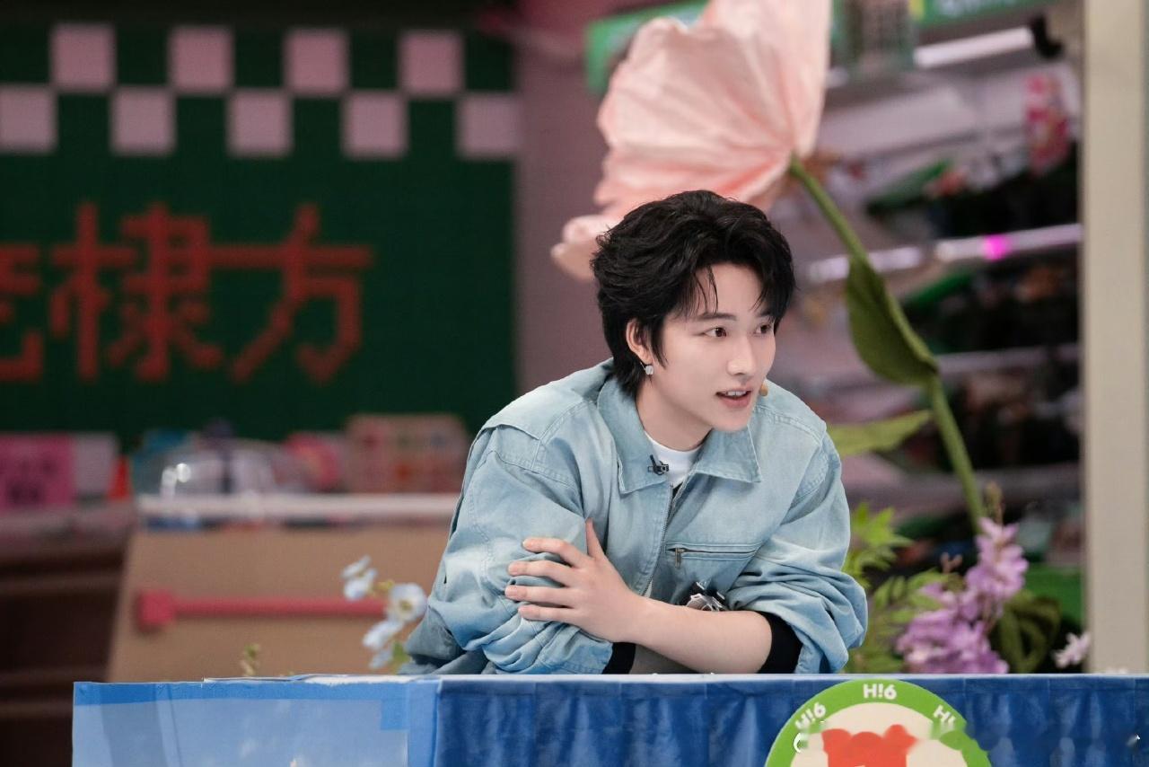 丁程鑫吴泽林互相背叛丁程鑫吴泽林都没放过对方你好星期六   有没有人注意到：他俩