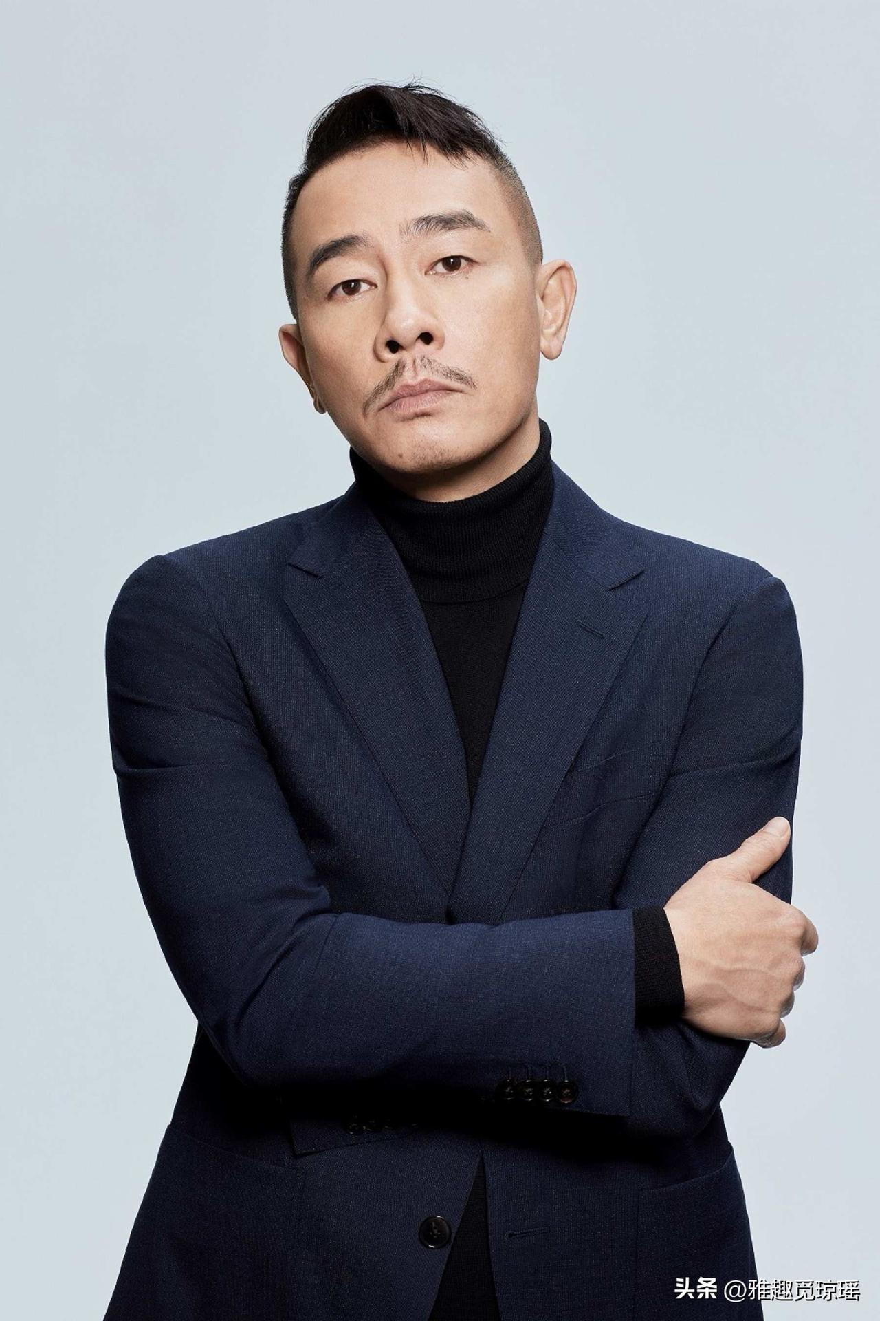 58岁陈小春再次刷爆网络！
近日演员、歌手陈小春发布了一段跳《MAMA》练习视频