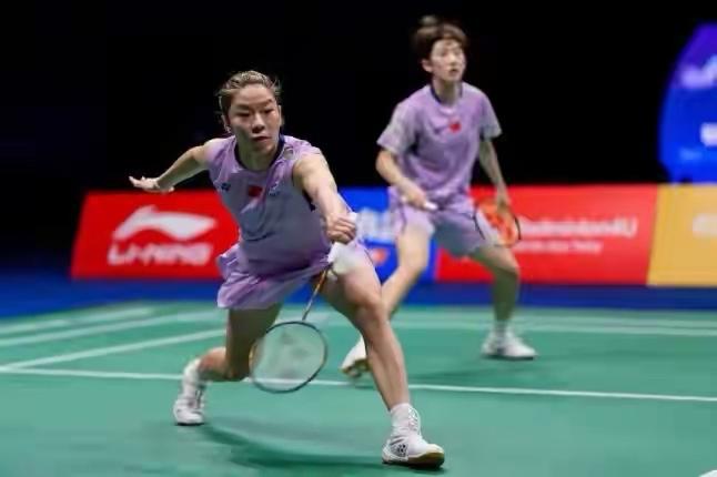 贾一凡/张殊贤在🇨🇭瑞士公开赛的🇨🇳国羽女双德比中获胜，晋级决赛！
而鲍