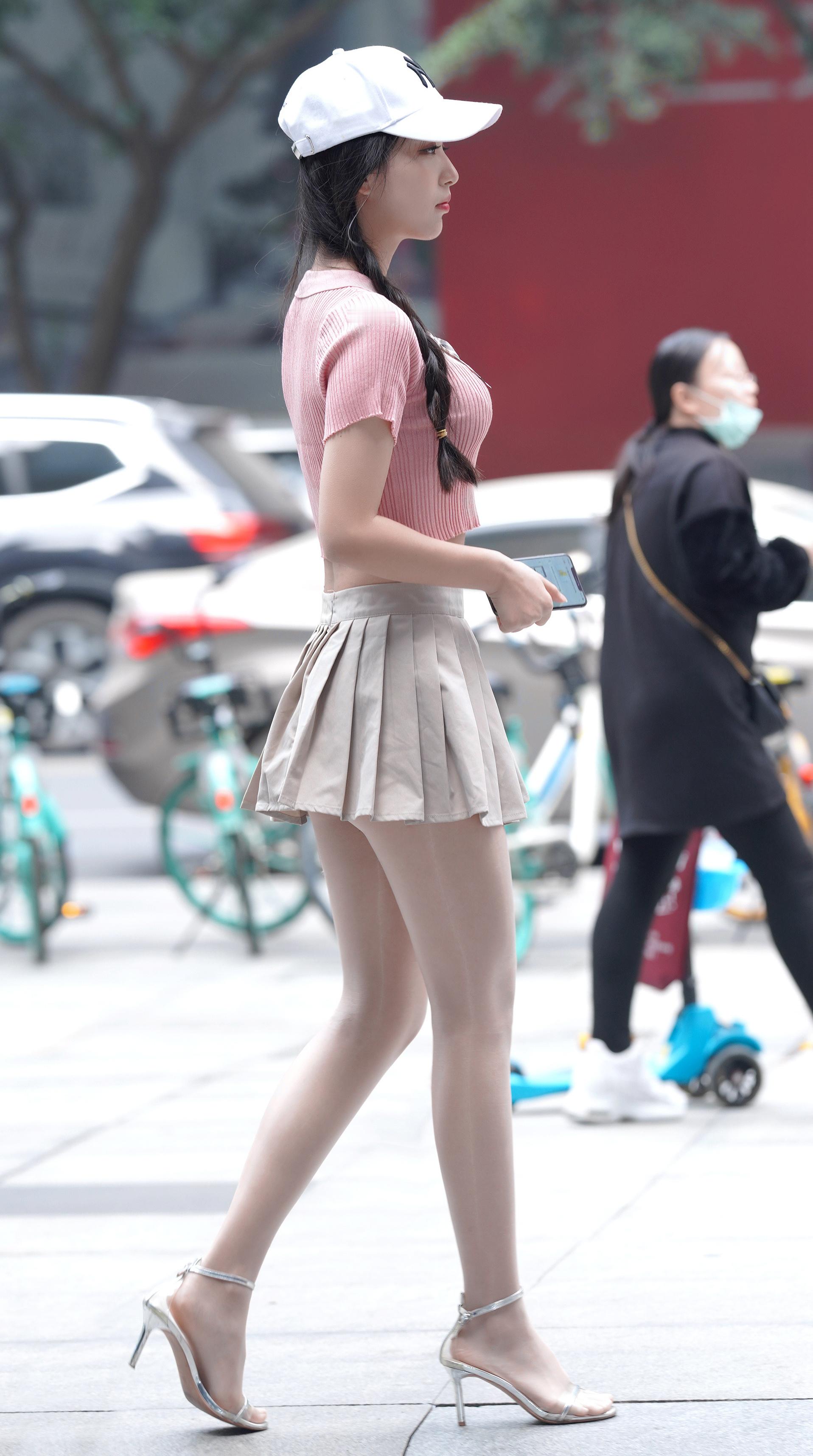 #街拍[超话]#   百褶裙   （拒绝水印） ​​​