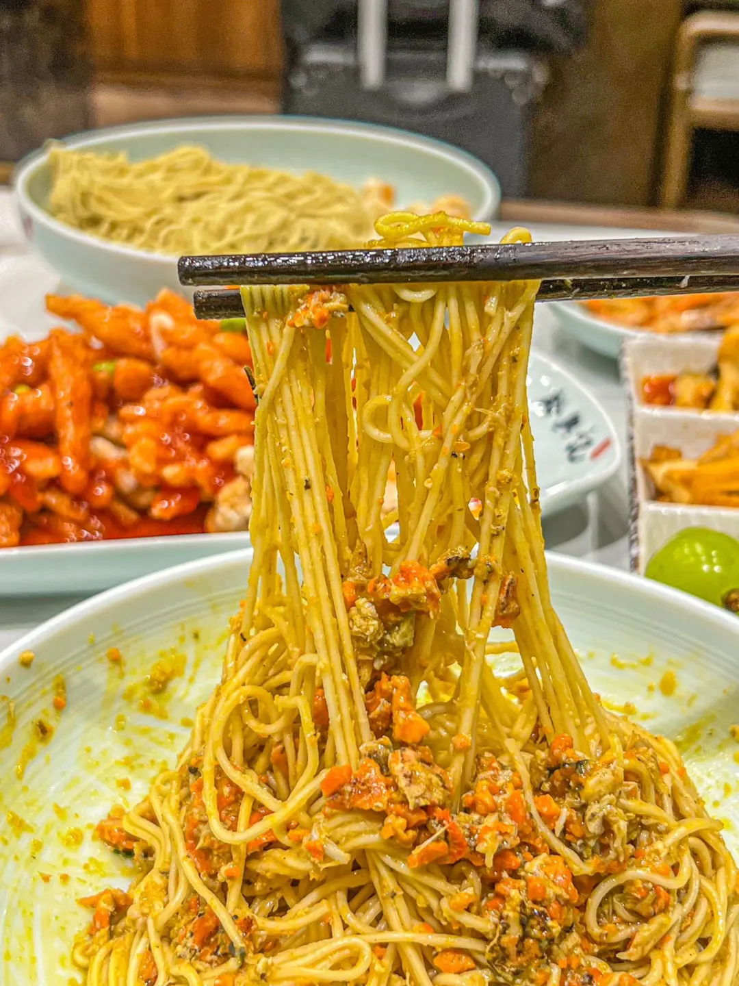 来沪旅游必打卡的老字号蟹黄面！