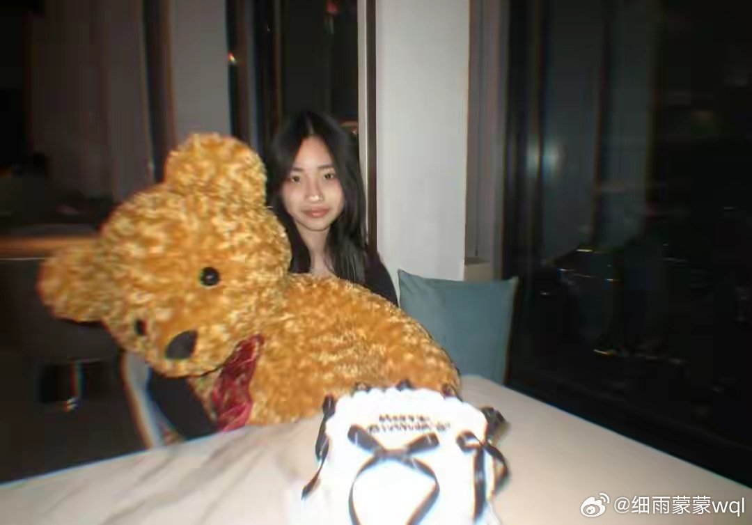 小s称小女儿是皇后 ～小S称小女儿是皇后～小S称她为皇后娘娘，能看出小S最疼爱的