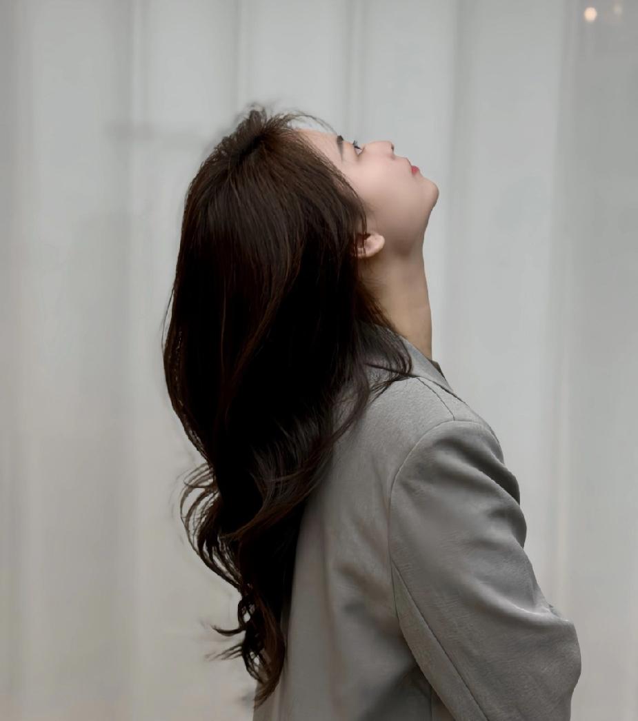 有天他和我说:老丁需要换个车，钱不够，要不咱俩帮帮他吧？

老丁是他的朋友，和我