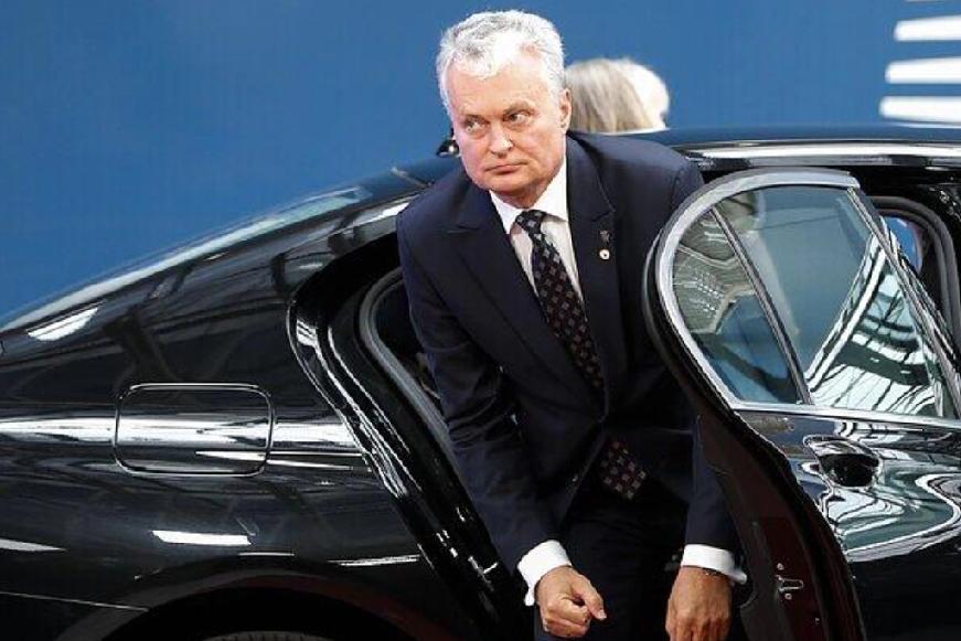 出口暴跌90%！赔光家底被美台坑惨，立陶宛悔青肠子终于认栽！
 
人口不足300