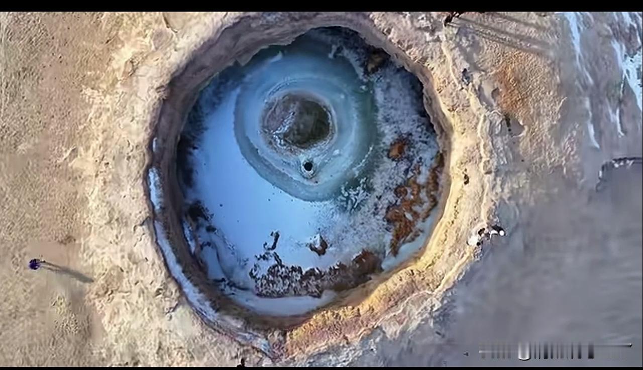 帕米尔之眼，绝美！点赞祖国壮丽山河！[赞][赞][赞][玫瑰][玫瑰][玫瑰]