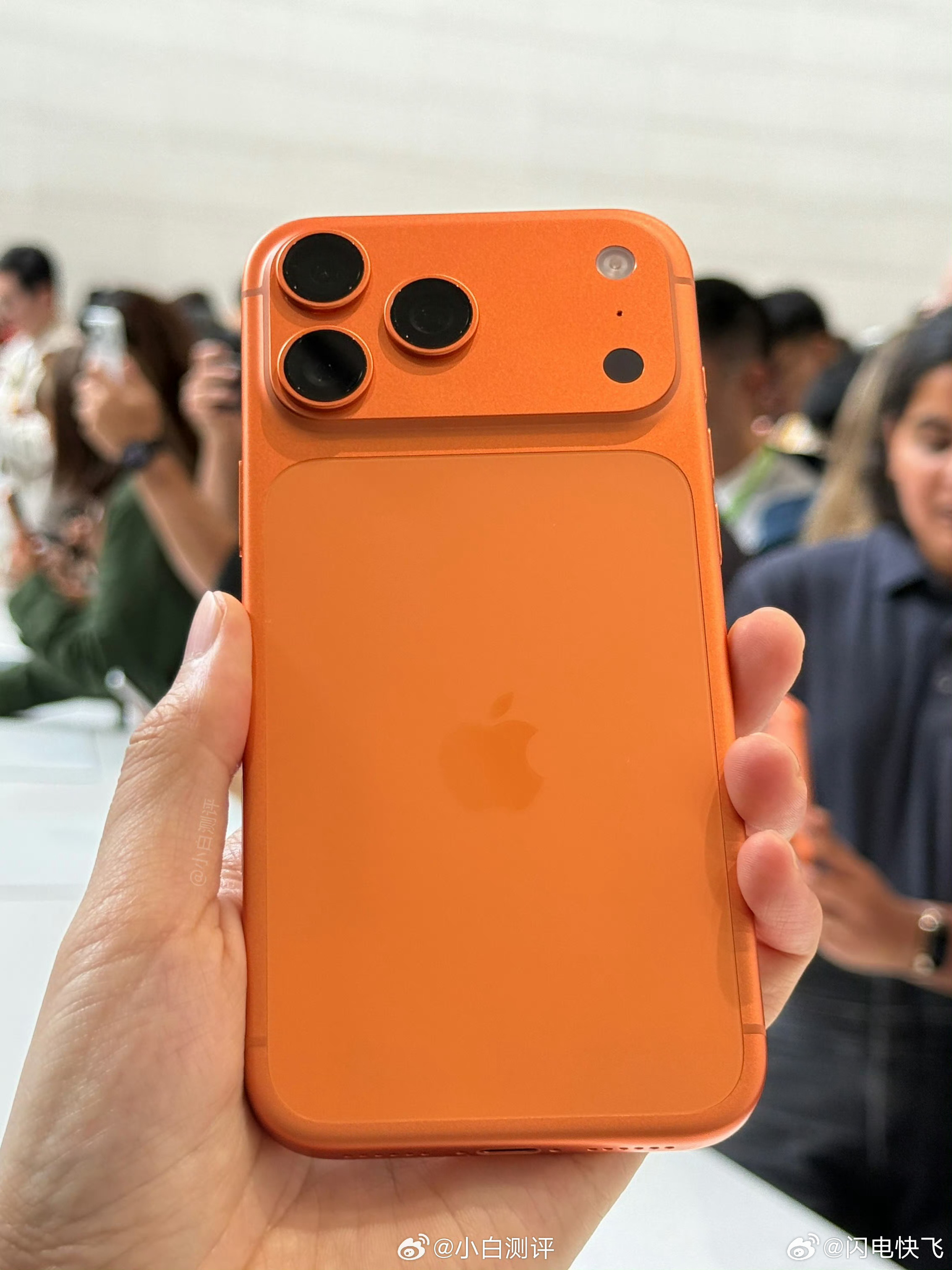 iPhone17系列价格果子今年这不牙膏挤爆了吗[吃瓜]全系256G起步+高刷感
