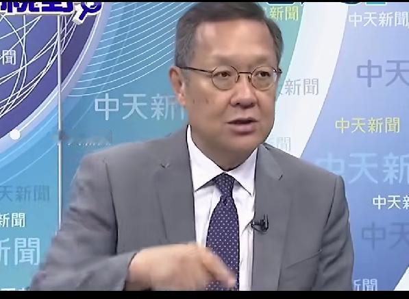 绝不姑息！高市早苗暧昧表态突破无核三原则，正在把日本往一条更危险的道路上推。
