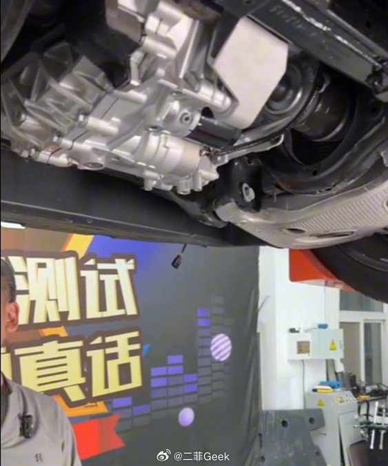 丰田铂智7全网首拆昨晚看了铂智7的全网首次直播拆解，确实有点东西，而且细节上真的