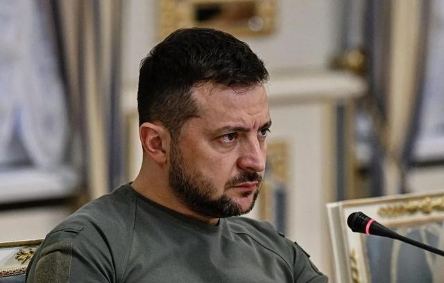 泽连斯基的思路是对的，尽管乌克兰不可能通过军事手段拿回被俄罗斯占领的土地，但乌克