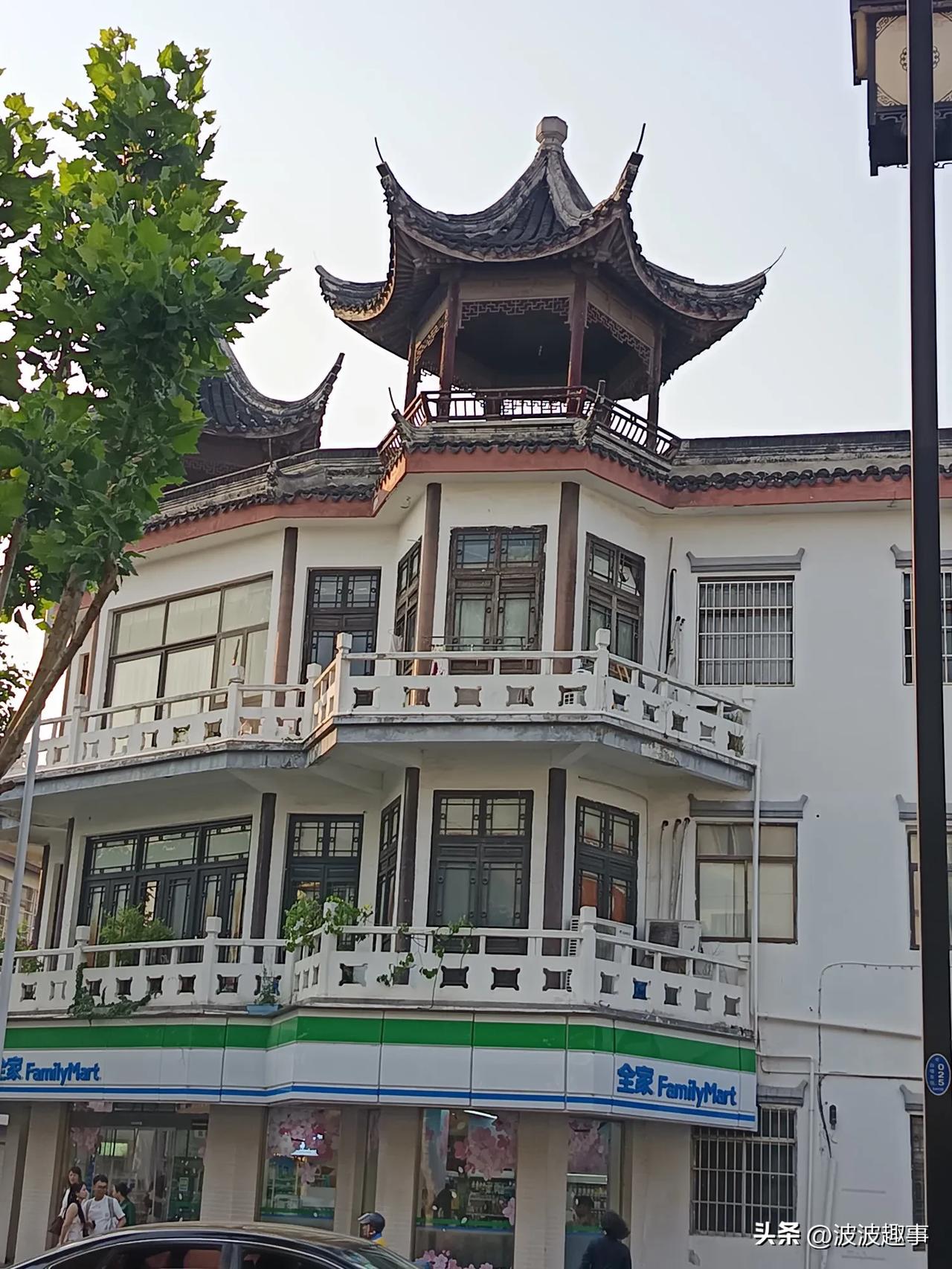 在快节奏的现代社会里，不少人心中都藏着一份对未来的隐忧——父母的赡养问题。看着父