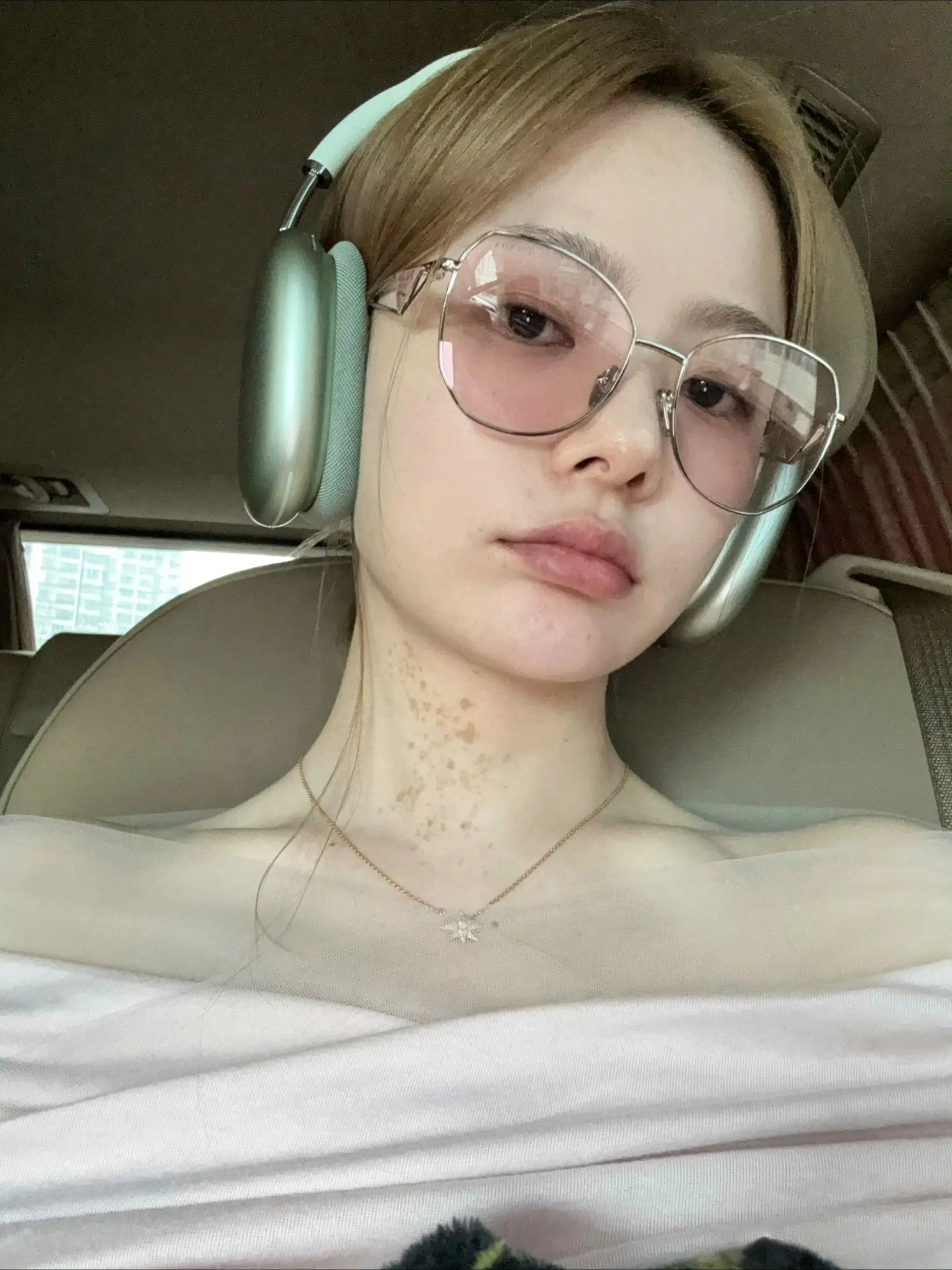 耳机🎧里的歌分你一半～