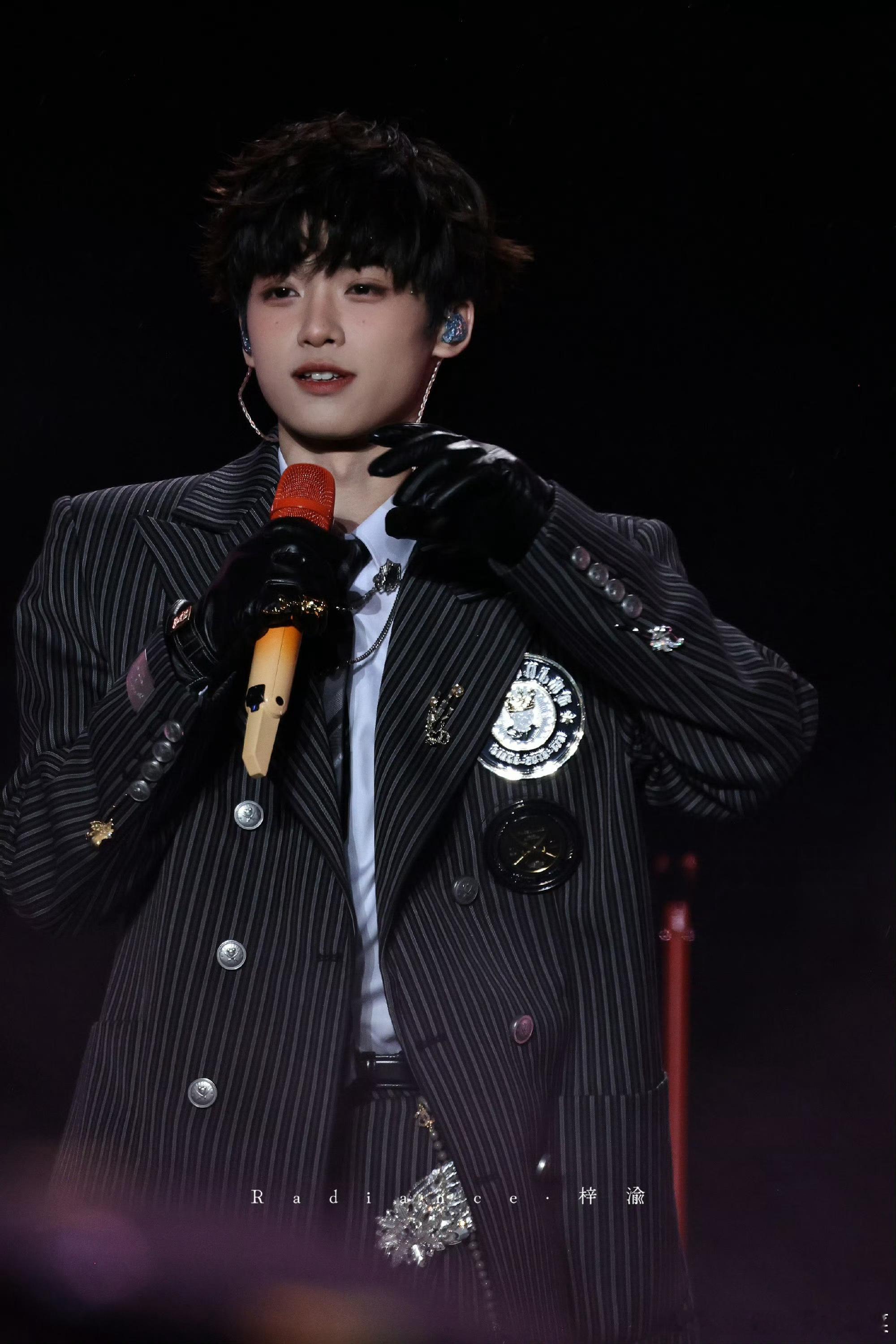 梓渝百度地图臻品语音品牌代言人🔮梓渝﻿﻿ “如果思念有声的话 风替我告白了千万