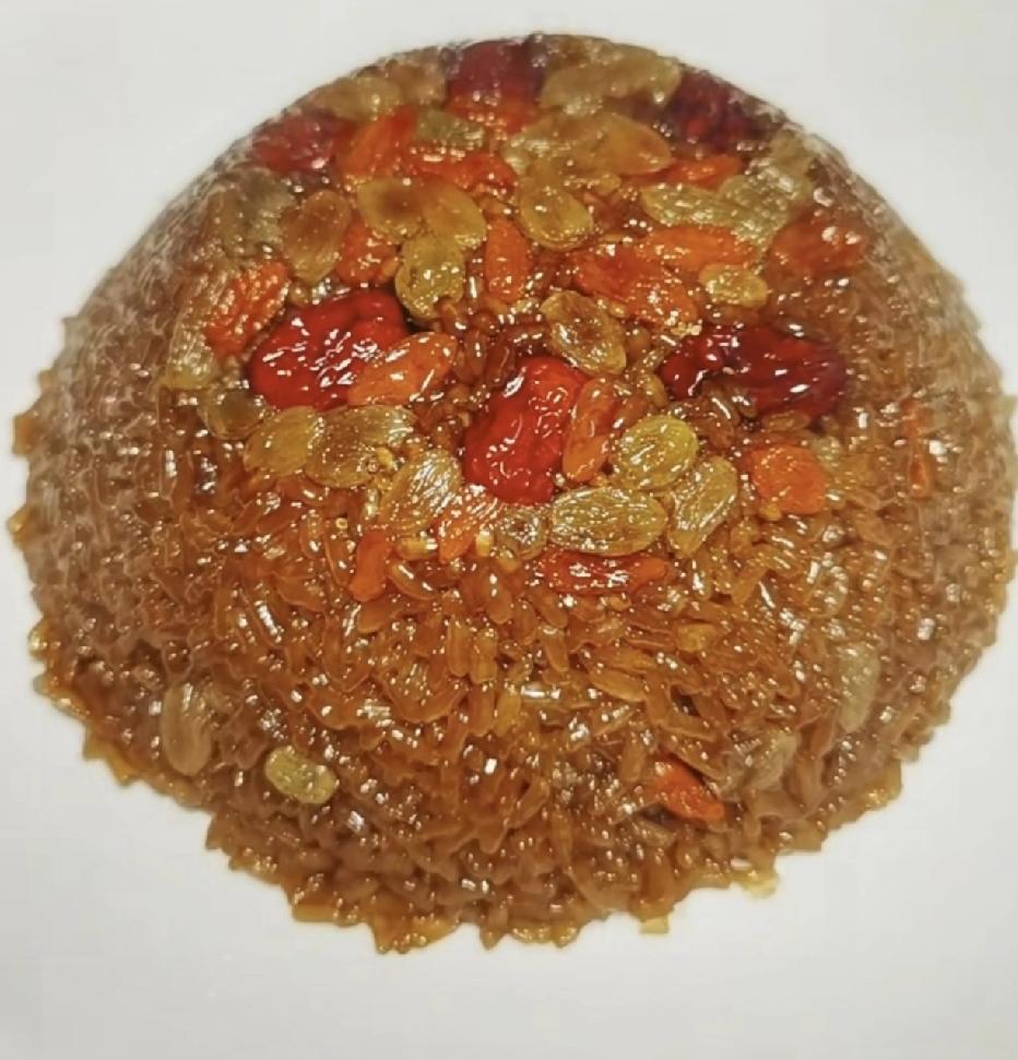 寒冬来临，最喜欢吃糯米饭了，糯米饭也有甜、咸两种口味，你喜欢哪一种？
 
甜味糯