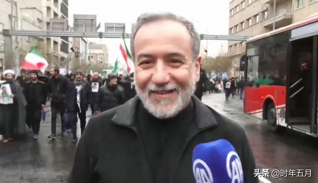 伊朗外交部长阿巴斯·阿拉格奇：

昨晚，他们用名为“HIMARS”的火箭炮系统袭