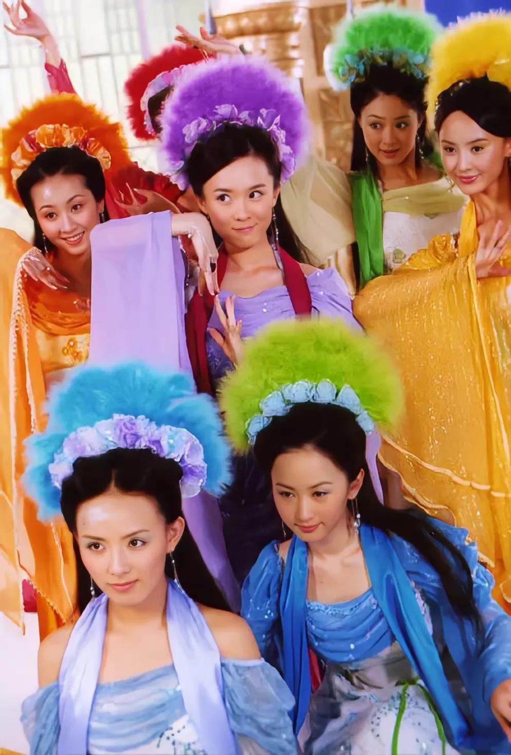 #影视杂谈#再看还是会被《欢天喜地七仙女》这部古装神话剧惊艳到！
整部剧服饰妆造