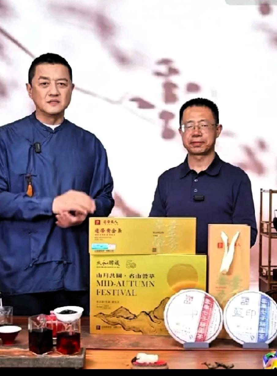 望眼世间，都是锦上添花多，雪中送炭少，
刚刷到一个帖子说李亚鹏为什么现在还坚持和