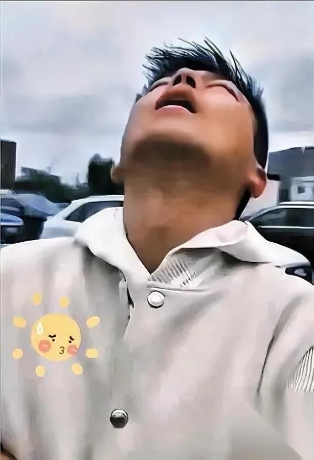 医院门口抓包名场面！

老公当场抖出三姐有孕

但原配的笑让全网发凉…

看这阵