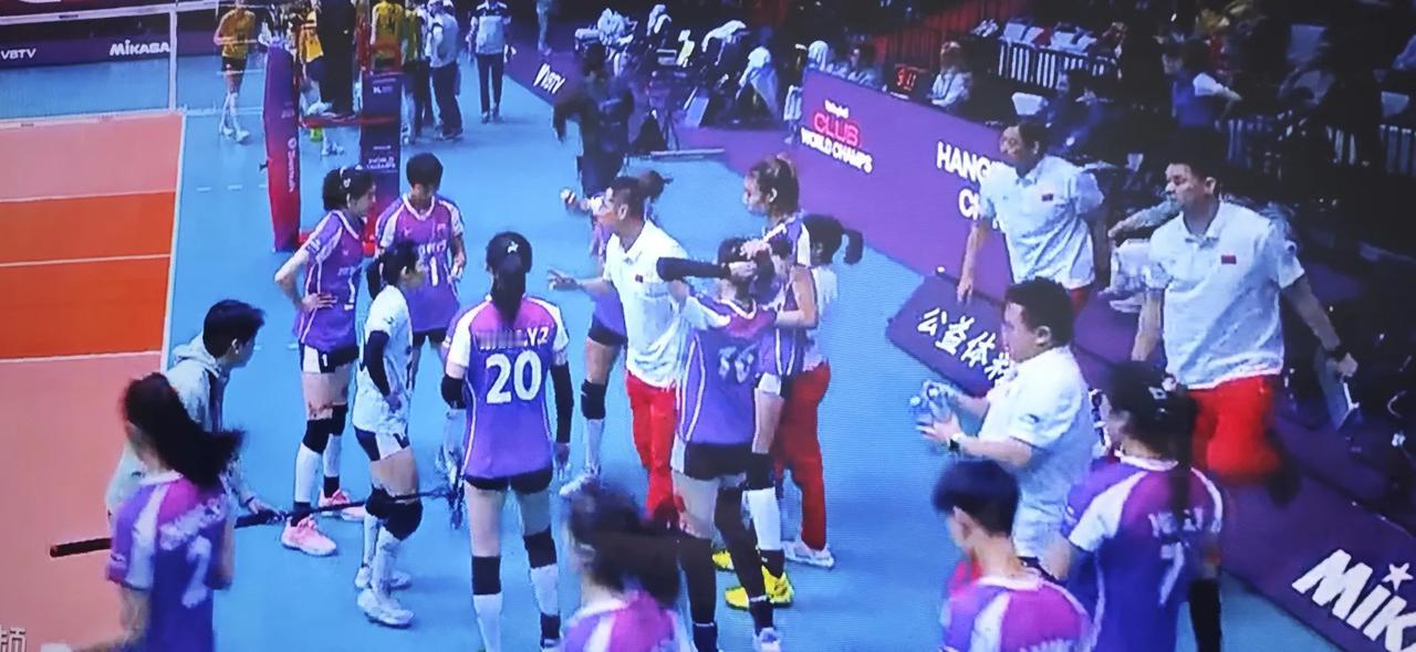 没想到，天津女排竟然打停了科内！
不管胜负，天津队打出了自己的气势和特点！
天津