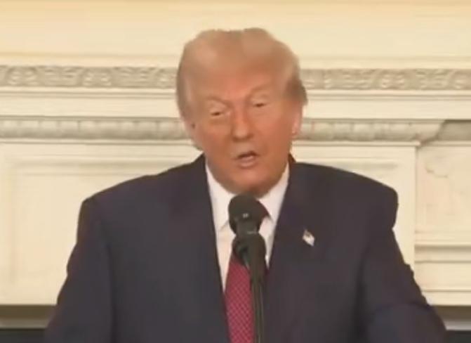 此前，特朗普指示战争部开始以平等的方式测试核武器。

昨天俄防长也建议俄罗斯开启