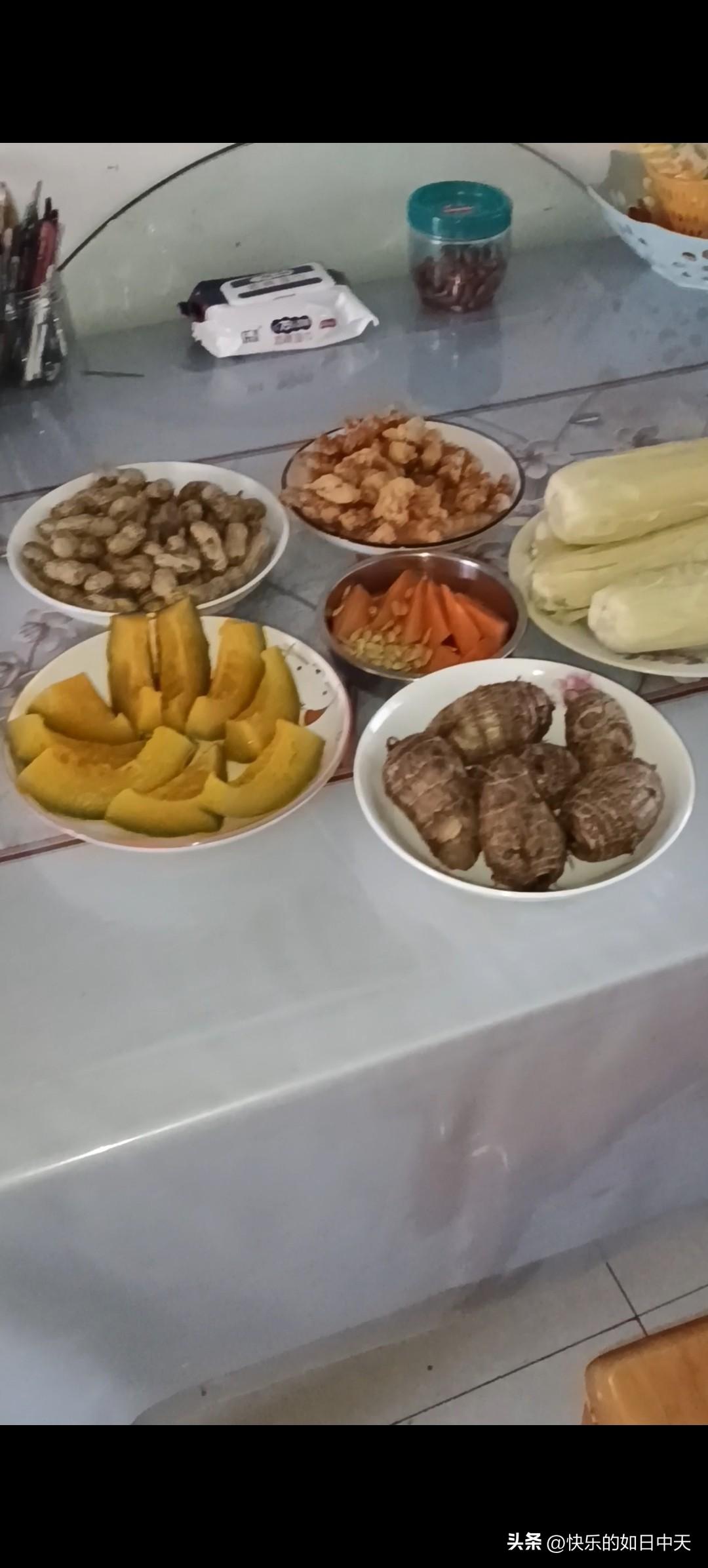 昨晚财神节，几乎家家户户都是烧鸡，烧肉，大鱼大肉，满满一桌子好吃的，可到了五六十