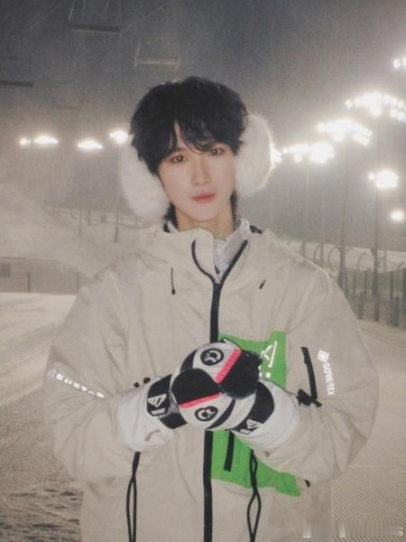 黄朔童禹坤本质还是小孩哥看清两位少年真实属性，黄朔童禹坤终究是可爱小孩哥，一个钟